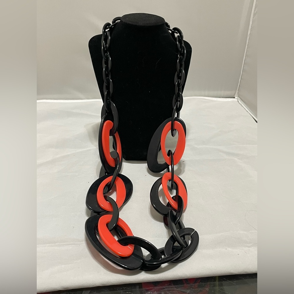 Alisha d Acrylic Necklace